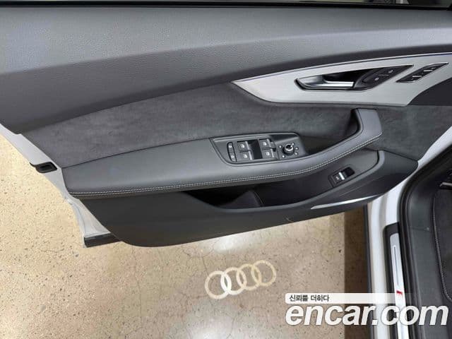 Audi Q7 2025 — Photo 12/20