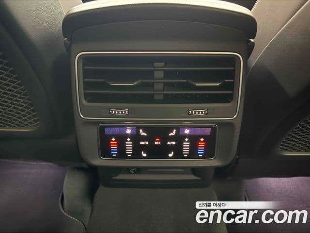 Audi Q7 2025 — Photo 9/20