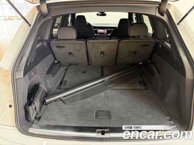 Audi Q7 2025 — Photo 7/20