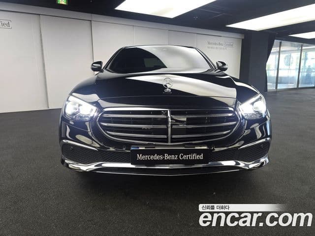 Mercedes-Benz E-Class 2022 — Фото 2/18