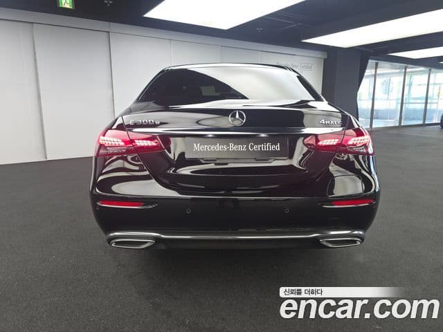 Mercedes-Benz E-Class 2022 — Фото 3/18