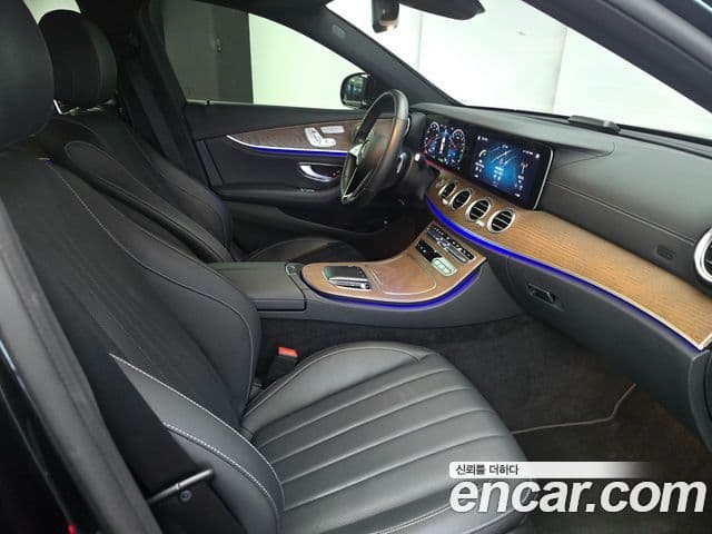Mercedes-Benz E-Class 2022 — Фото 8/18
