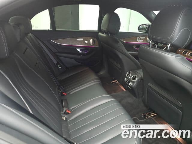 Mercedes-Benz E-Class 2022 — Фото 11/18