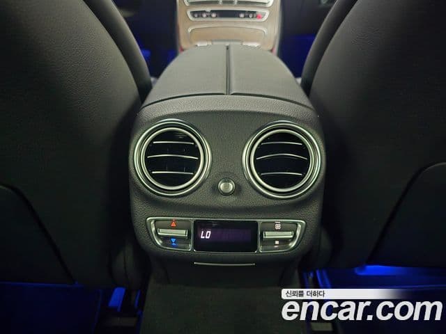 Mercedes-Benz E-Class 2022 — Фото 15/18