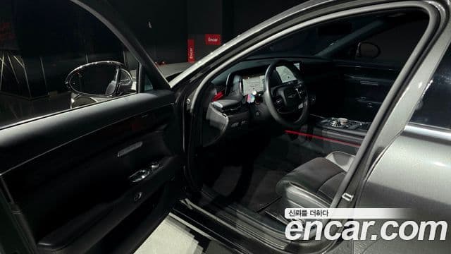 Genesis G90 2022 — Photo 12/31