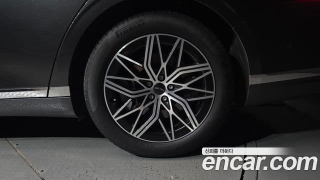 Genesis G90 2022 — Photo 27/31