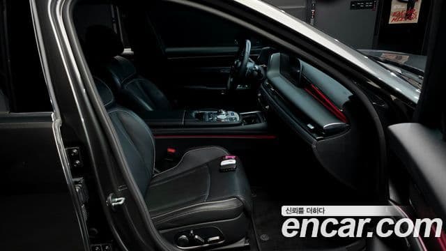 Genesis G90 2022 — Photo 18/31