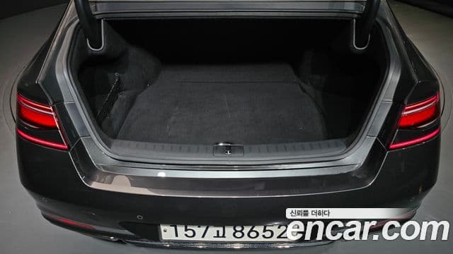 Genesis G90 2022 — Photo 22/31