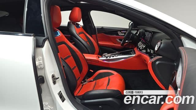Mercedes-Benz AMG GT 2021 — Фото 11/20