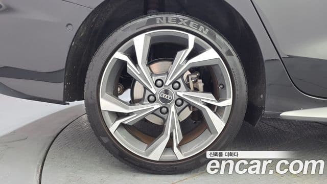 Audi A3 2023 — Şəkil 13/33