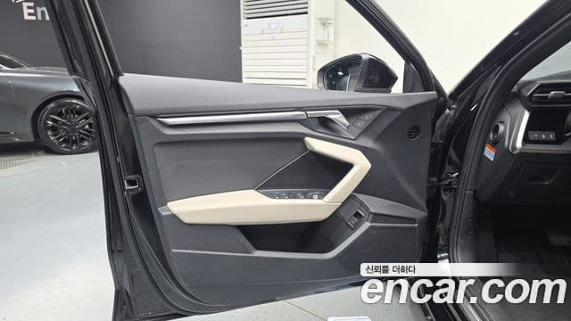 Audi A3 2023 — Şəkil 31/33