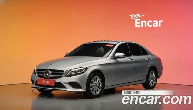 Mercedes-Benz C-Class 2019 — ფოტო 23/33