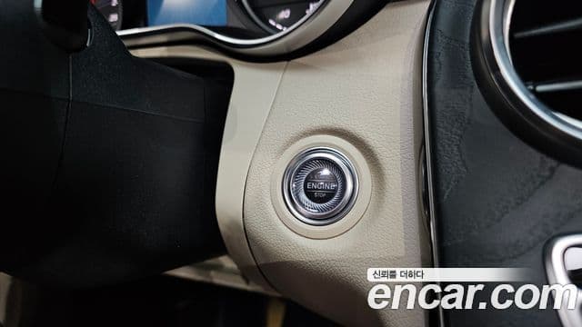 Mercedes-Benz C-Class 2019 — ფოტო 4/33