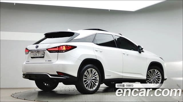 Lexus RX450h 2022 — Фото 1/20