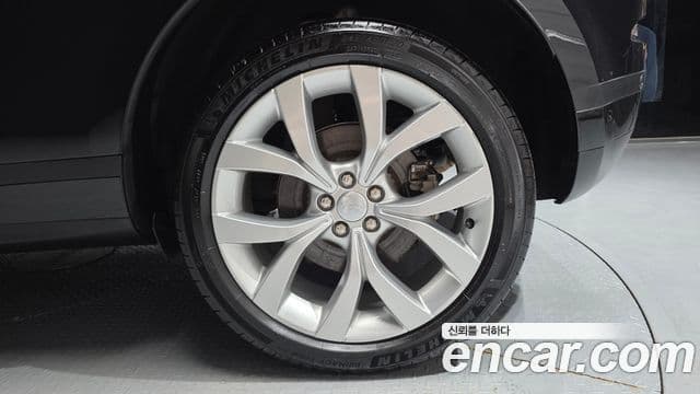 Land Rover Range Rover Evoque 2022 — Şəkil 11/34