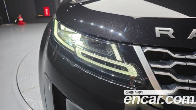 Land Rover Range Rover Evoque 2022 — Şəkil 19/34