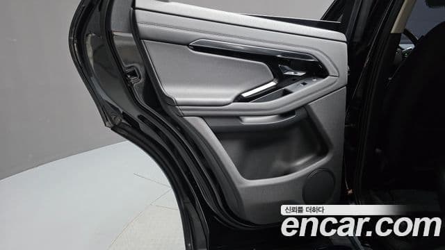 Land Rover Range Rover Evoque 2022 — Şəkil 29/34