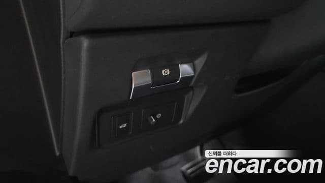 Land Rover Range Rover Evoque 2022 — Şəkil 28/34