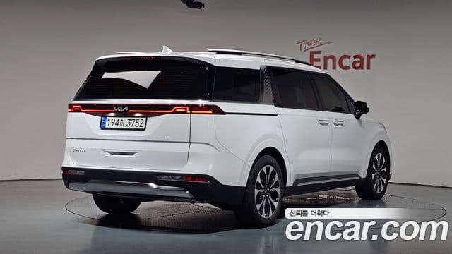 Kia Carnival 2022 — Фото 2/20