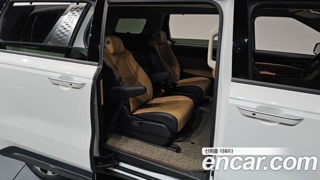 Kia Carnival 2022 — Фото 12/20