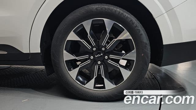 Kia Carnival 2022 — Şəkil 24/35
