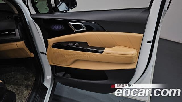 Kia Carnival 2022 — Şəkil 28/35