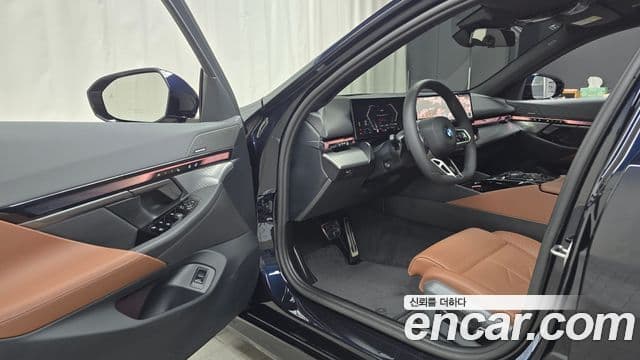 BMW 5 Series 2026 — Photo 30/33