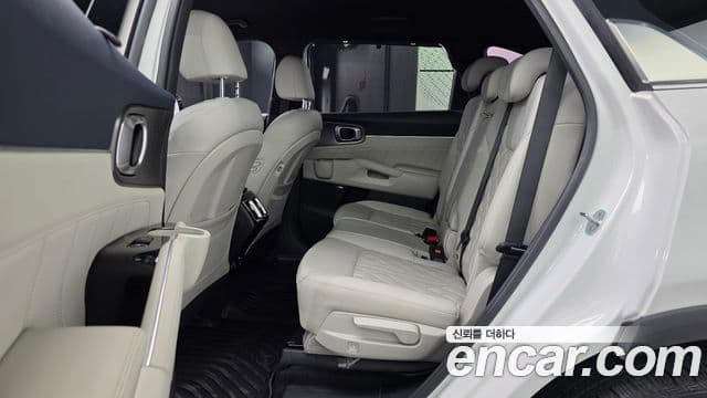 Kia Sorento 2021 — Фото 11/20