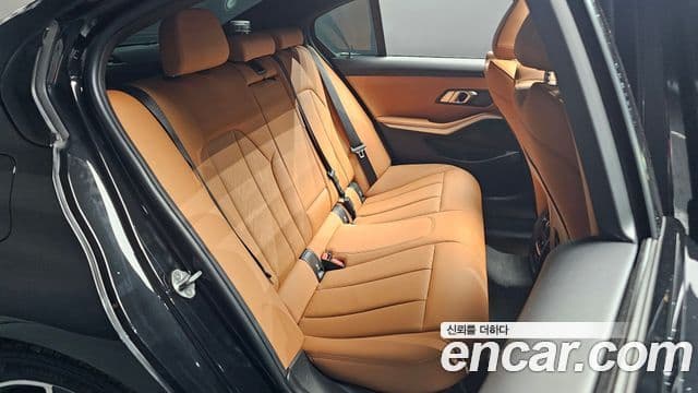 BMW 3 Series 2023 — Фото 11/20
