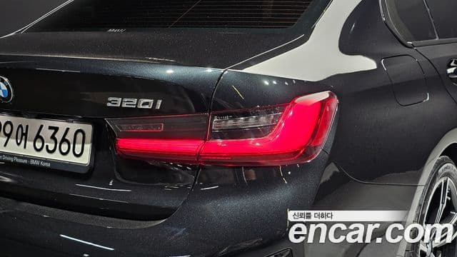BMW 3 Series 2023 — Photo 27/34