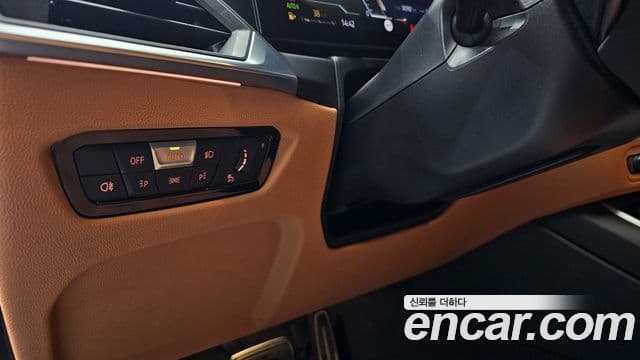 BMW 3 Series 2023 — Photo 23/34