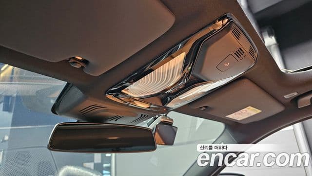 BMW 3 Series 2023 — Photo 25/34