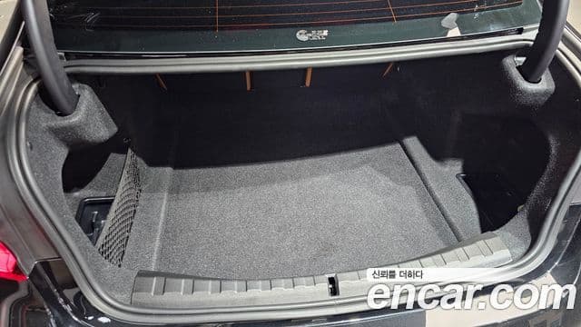 BMW 3 Series 2023 — Photo 31/34