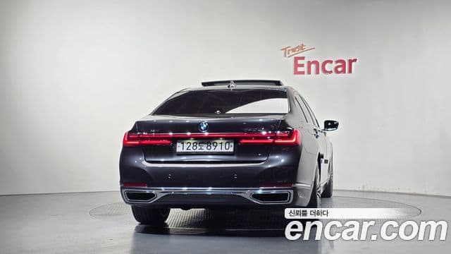 BMW 7 Series 2019 — Şəkil 8/20