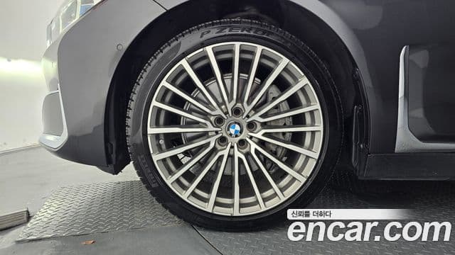 BMW 7 Series 2019 — Şəkil 17/20