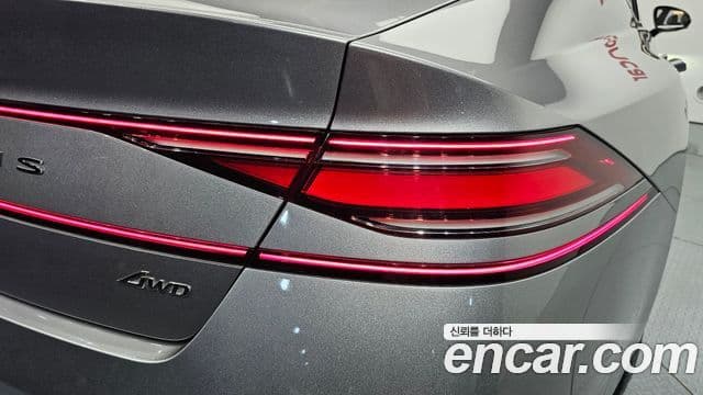 Genesis G90 2023 — Photo 14/33