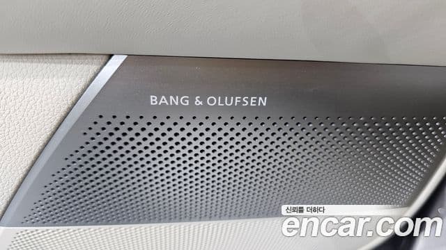 Genesis G90 2023 — Photo 16/33