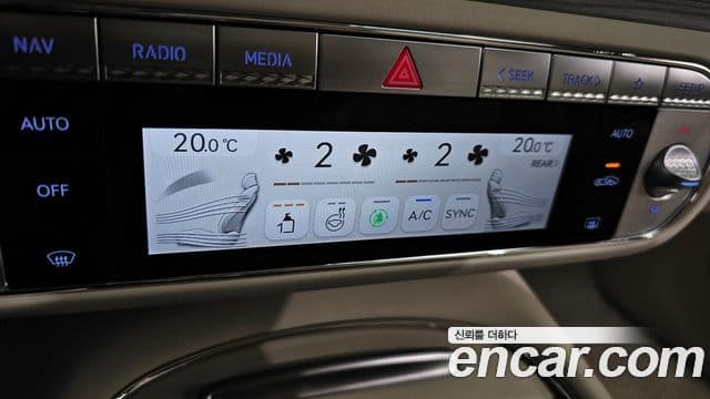 Genesis G90 2023 — Photo 22/33