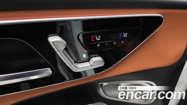 Mercedes-Benz GLC-Class 2024 — Photo 3/32