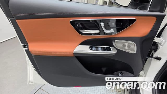 Mercedes-Benz GLC-Class 2024 — Photo 18/32