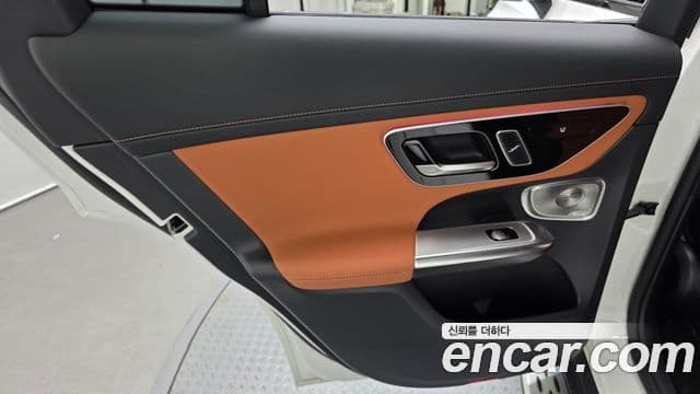 Mercedes-Benz GLC-Class 2024 — Photo 29/32