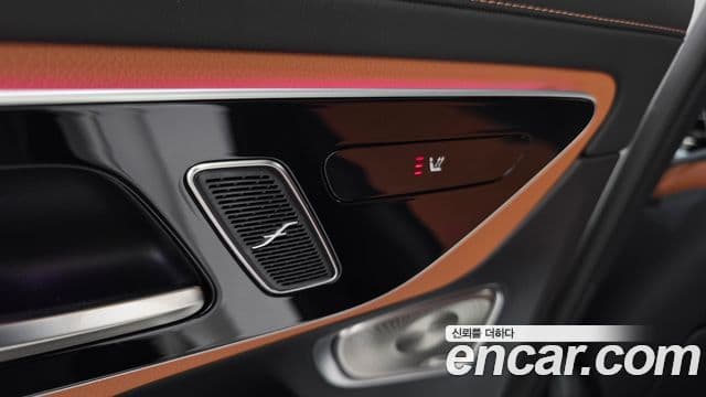 Mercedes-Benz GLC-Class 2024 — Photo 2/32