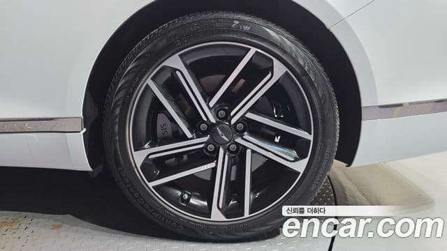 Genesis G80 2024 — ფოტო 13/33