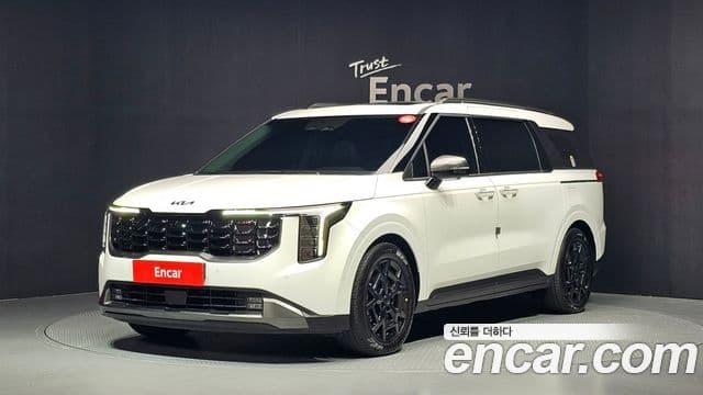 Kia Carnival 2025 — Фото 1/20