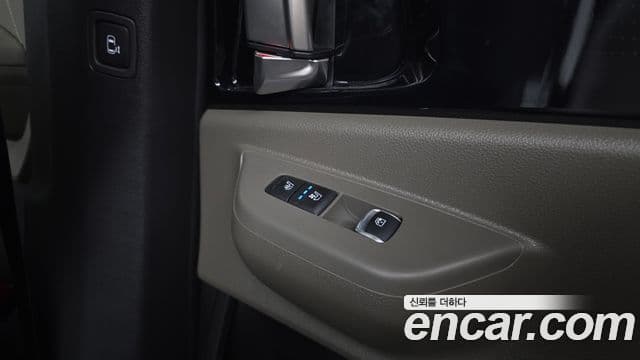 Kia Carnival 2025 — Фото 18/20
