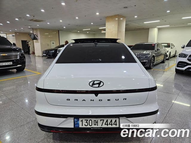 Hyundai Grandeur Hybrid 2022 — ფოტო 16/20