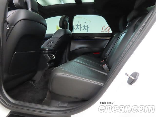 Hyundai Grandeur Hybrid 2022 — ფოტო 12/20