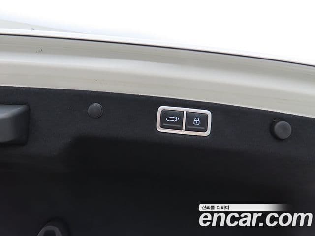 Hyundai Grandeur Hybrid 2022 — ფოტო 14/20