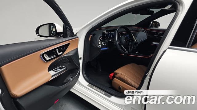 Mercedes-Benz E-Class 2024 — ფოტო 35/35
