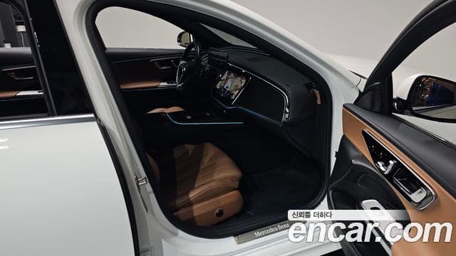 Mercedes-Benz E-Class 2024 — ფოტო 34/35